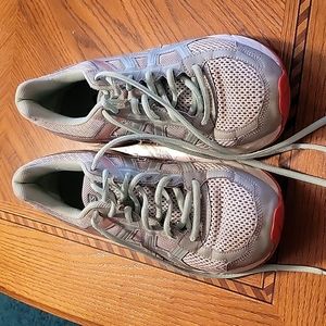 ASICS Ortholite Gel size 8.5 women's  tennis  shoes.  Like new.